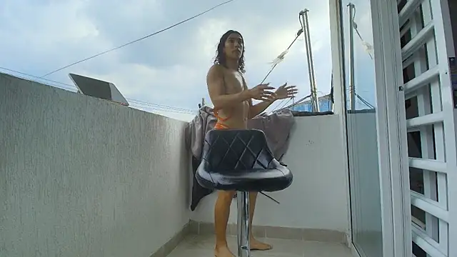 roxana collins online show from March 6, 9:44 pm