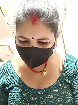 Snapshot of Riyaa-Devi chatting on February 13, 5:33 pm Riyaa-Devi online show from February 13, 5:33 pm