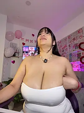 tati reyess online show from February 12, 12:33 pm