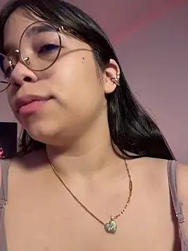 Snapshot of tati_reyess chatting on June 16, 11:35 am tati reyess online show from June 16, 11:35 am