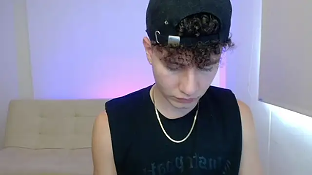 Snapshot of adrian_morelly chatting on July 17, 7:52 pm adrian morelly online show from July 17, 7:52 pm