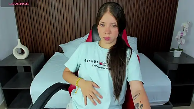 nataly rodri online show from February 13, 7:10 pm