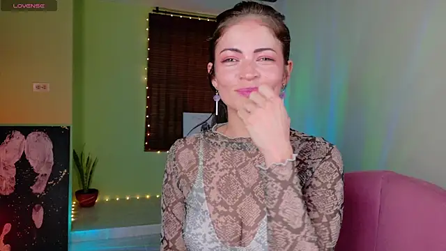 Snapshot of Emma__Blanco chatting on June 10, 3:11 pm Emma Blanco online show from June 10, 3:11 pm