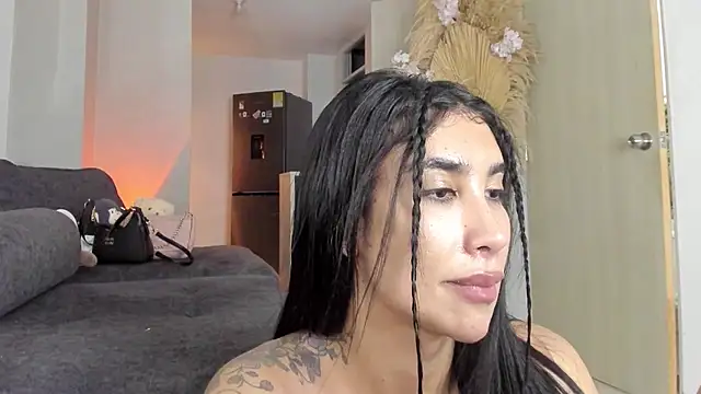 Snapshot of GarciaMilu chatting on May 3, 5:24 am GarciaMilu online show from May 3, 5:24 am