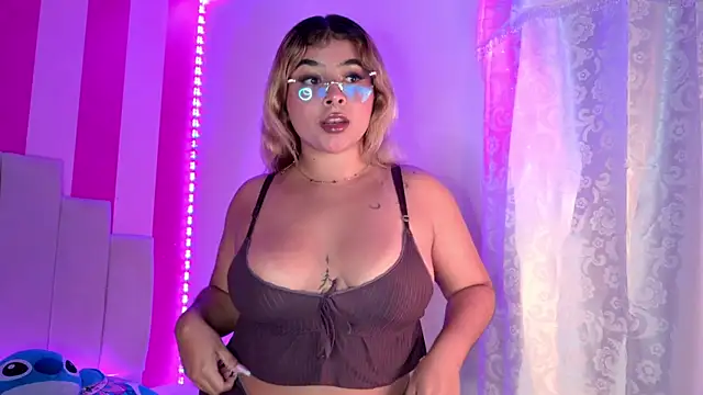 AliiceBrown  online show from April 9, 5:07 am