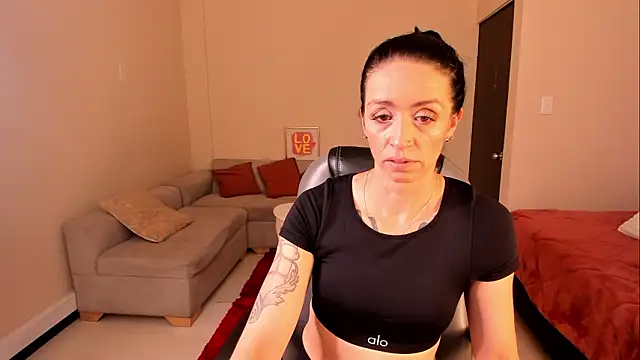 Kristen Garner online show from March 20, 8:25 pm