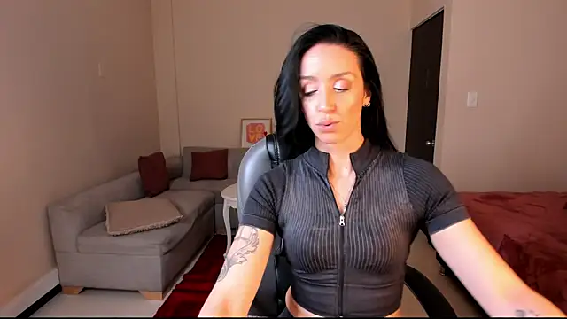 Kristen Garner online show from April 4, 8:28 pm