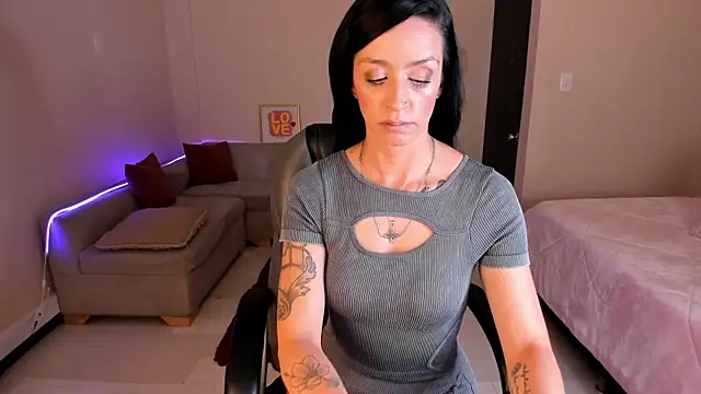 Kristen Garner online show from May 4, 8:16 pm