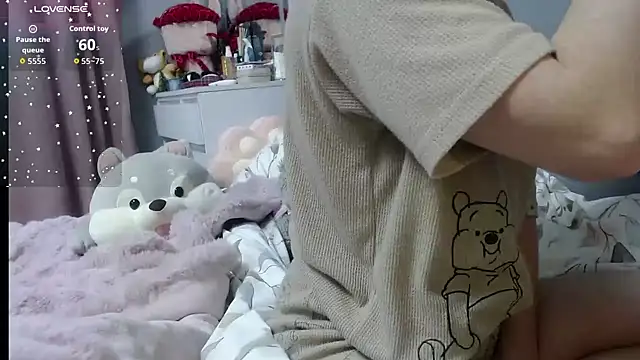 Snapshot of Viktoriiya_bald chatting on February 11, 1:10 am Viktoriiya bald online show from February 11, 1:10 am