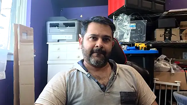 Snapshot of Sakhtlaundaz chatting on May 12, 2:03 pm Sakhtlaundaz online show from May 12, 2:03 pm