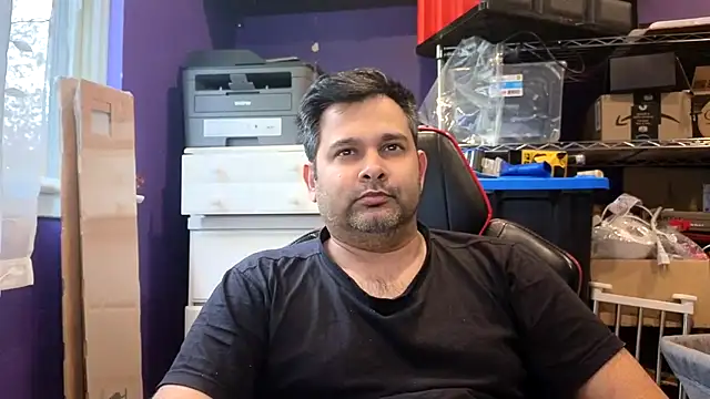 Snapshot of Sakhtlaundaz chatting on May 14, 9:10 pm Sakhtlaundaz online show from May 14, 9:10 pm