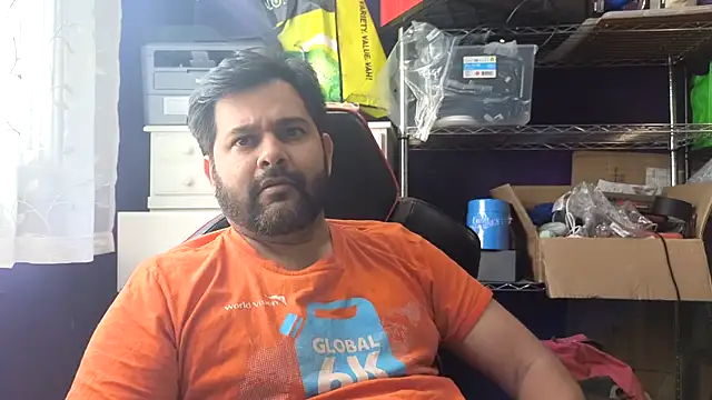 Snapshot of Sakhtlaundaz chatting on June 11, 12:58 pm Sakhtlaundaz online show from June 11, 12:58 pm