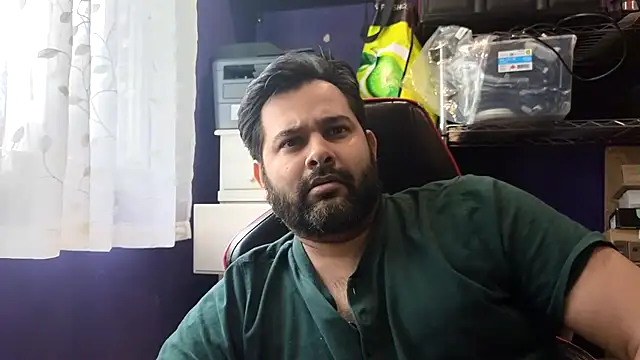 Snapshot of Sakhtlaundaz chatting on June 15, 1:57 pm Sakhtlaundaz online show from June 15, 1:57 pm