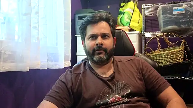 Snapshot of Sakhtlaundaz chatting on June 28, 9:32 pm Sakhtlaundaz online show from June 28, 9:32 pm