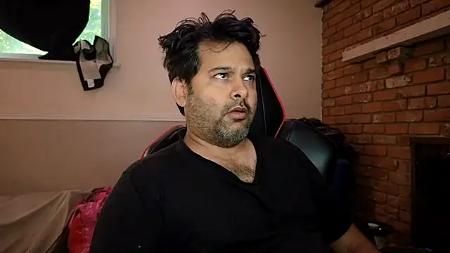 Snapshot of Sakhtlaundaz chatting on July 20, 1:24 pm Sakhtlaundaz online show from July 20, 1:24 pm