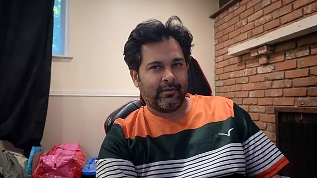 Snapshot of Sakhtlaundaz chatting on July 23, 12:58 pm Sakhtlaundaz online show from July 23, 12:58 pm