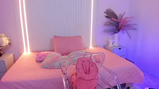 EmilyEvans7 online show from February 13, 6:48 pm