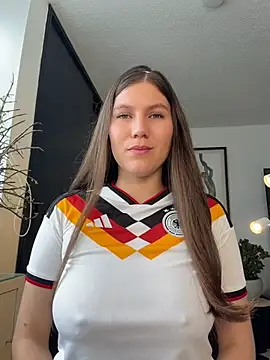 Snapshot of AmelieLaurent_ chatting on July 4, 3:51 pm AmelieLaurent online show from July 4, 3:51 pm