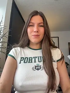 Snapshot of AmelieLaurent_ chatting on July 5, 4:58 pm AmelieLaurent online show from July 5, 4:58 pm
