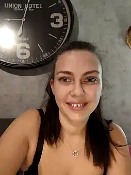 LEAsquirt91 online show from December 3, 8:06 pm