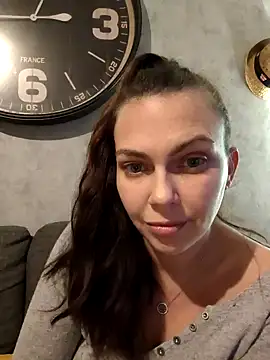 LEAsquirt91 online show from December 10, 11:51 pm