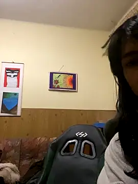 Snapshot of calliemaggotbone chatting on November 2, 11:45 am calliemaggotbone online show from November 2, 11:45 am