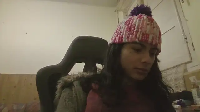 calliemaggotbone online show from January 6, 9:50 pm