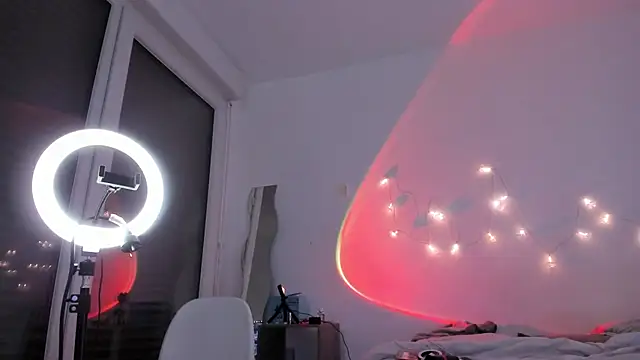 lissajoness online show from February 11, 1:41 pm