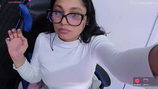 Snapshot of Cuteprincess21 chatting on April 30, 12:28 am Cuteprincess21 online show from April 30, 12:28 am