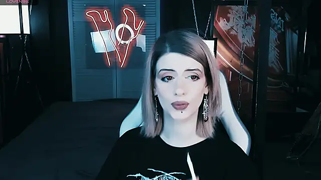 Snapshot of Noah_ElmerX chatting on December 18, 6:35 pm Noah ElmerX online show from December 18, 6:35 pm