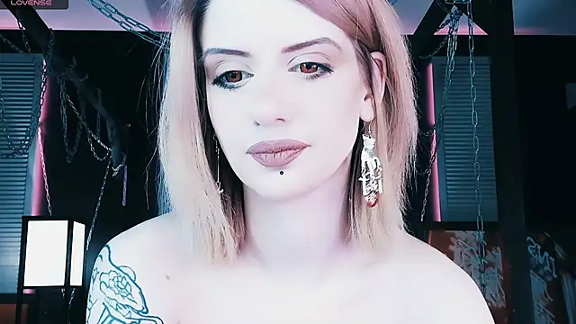 Snapshot of Noah_ElmerX chatting on December 18, 9:40 pm Noah ElmerX online show from December 18, 9:40 pm