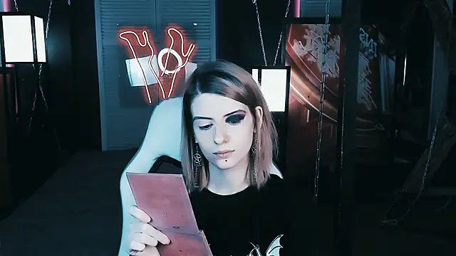 Snapshot of Noah_ElmerX chatting on December 21, 3:09 pm Noah ElmerX online show from December 21, 3:09 pm