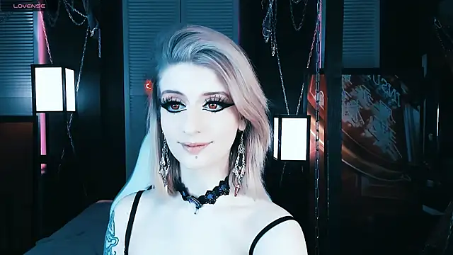 Snapshot of Noah_ElmerX chatting on February 13, 8:24 pm Noah ElmerX online show from February 13, 8:24 pm