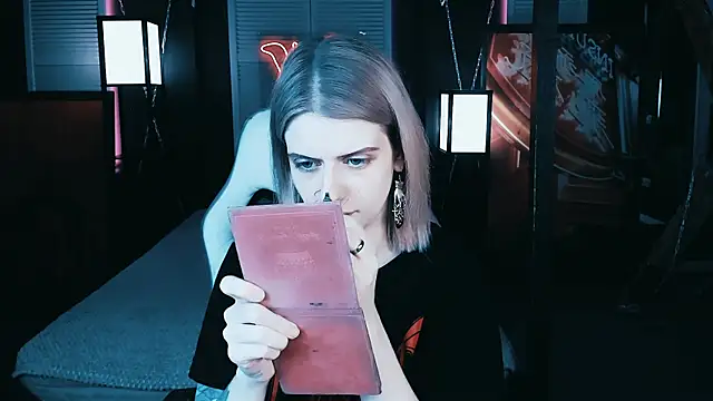 Snapshot of Noah_ElmerX chatting on February 20, 8:25 pm Noah ElmerX online show from February 20, 8:25 pm