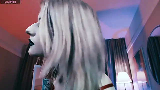 Snapshot of Noah_ElmerX chatting on March 16, 10:20 pm Noah ElmerX online show from March 16, 10:20 pm