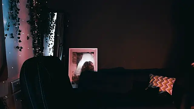 Snapshot of Noah_ElmerX chatting on October 5, 7:17 am Noah ElmerX online show from October 5, 7:17 am