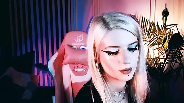 Snapshot of Noah_ElmerX chatting on October 20, 4:07 pm Noah ElmerX online show from October 20, 4:07 pm