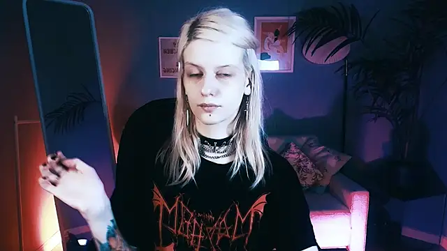 Snapshot of Noah_ElmerX chatting on November 8, 4:18 pm Noah ElmerX online show from November 8, 4:18 pm