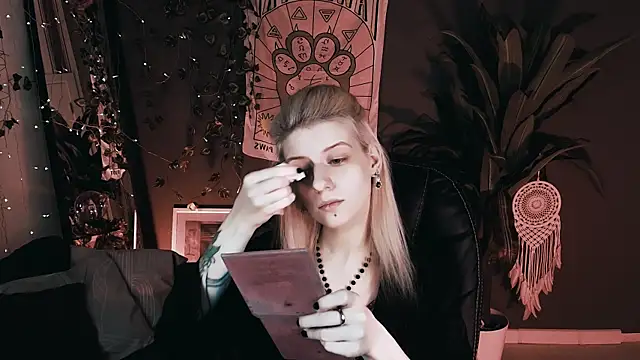 Snapshot of Noah_ElmerX chatting on November 15, 5:31 pm Noah ElmerX online show from November 15, 5:31 pm