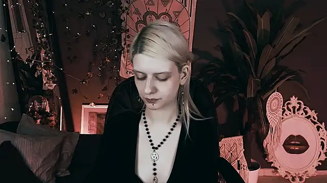 Snapshot of Noah_ElmerX chatting on November 22, 8:30 pm Noah ElmerX online show from November 22, 8:30 pm