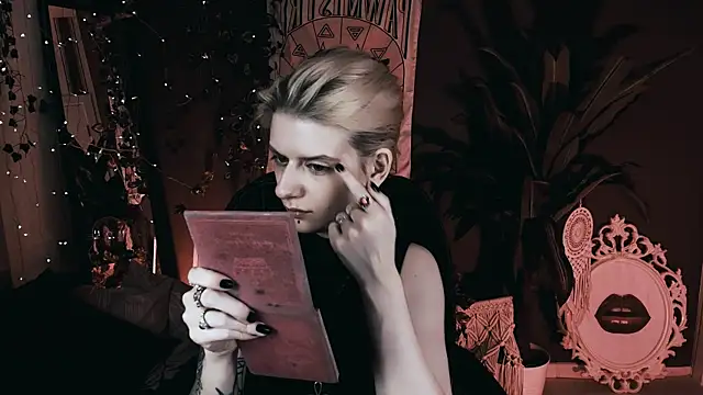 Snapshot of Noah_ElmerX chatting on November 27, 10:12 pm Noah ElmerX online show from November 27, 10:12 pm