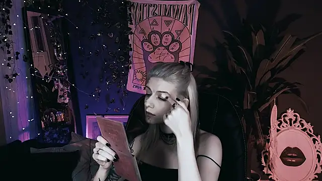 Snapshot of Noah_ElmerX chatting on December 21, 9:22 pm Noah ElmerX online show from December 21, 9:22 pm