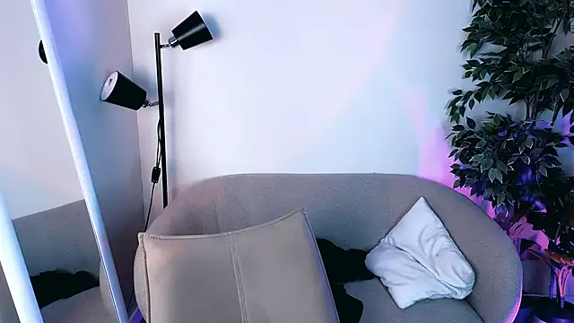 Snapshot of Noah_ElmerX chatting on February 24, 11:58 pm Noah ElmerX online show from February 24, 11:58 pm