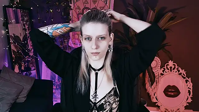 Snapshot of Noah_ElmerX chatting on March 31, 1:22 pm Noah ElmerX online show from March 31, 1:22 pm