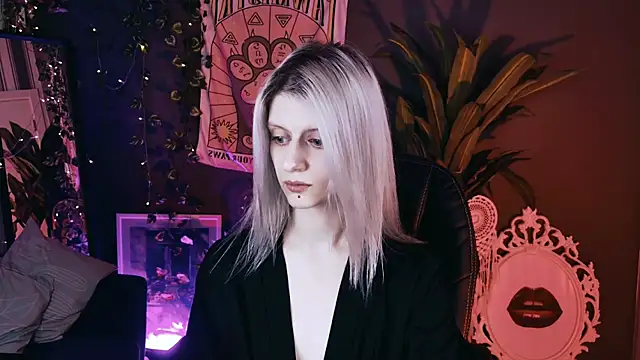 Snapshot of Noah_ElmerX chatting on April 3, 12:47 pm Noah ElmerX online show from April 3, 12:47 pm