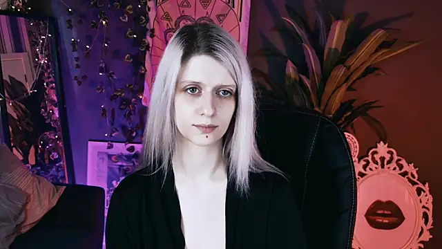 Snapshot of Noah_ElmerX chatting on April 9, 3:17 pm Noah ElmerX online show from April 9, 3:17 pm