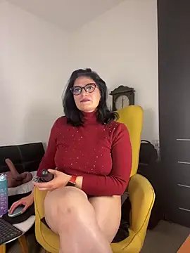 Snapshot of adriana71 chatting on May 23, 2:17 am adriana71 online show from May 23, 2:17 am