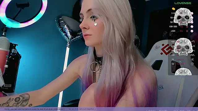 Snapshot of Fridart-house_Fortuna chatting on January 28, 1:59 pm Fridart-house Fortuna online show from January 28, 1:59 pm