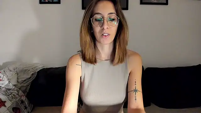 Snapshot of DesireMore90 chatting on January 21, 6:55 pm DesireMore90 online show from January 21, 6:55 pm
