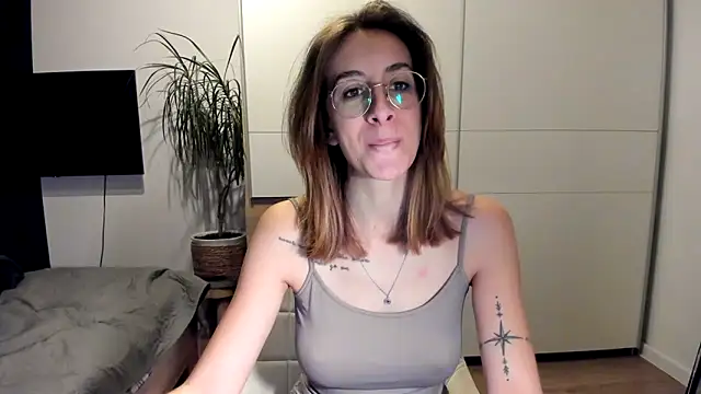 Snapshot of DesireMore90 chatting on January 28, 4:41 pm DesireMore90 online show from January 28, 4:41 pm